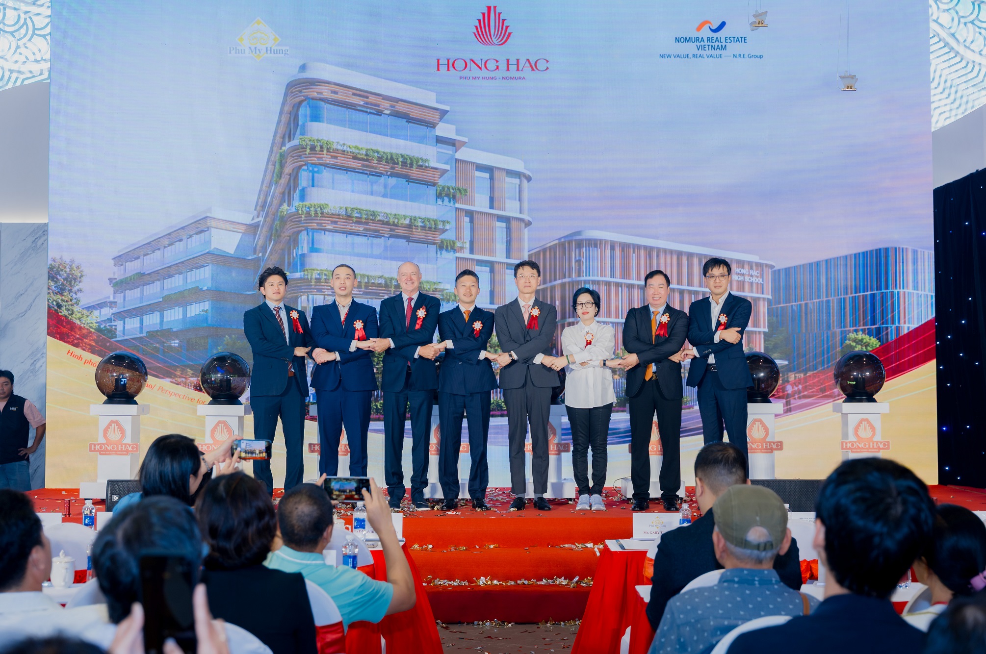 Lễ ký kết hợp tác chiến lược giữa EQuest và Hồng Hạc City